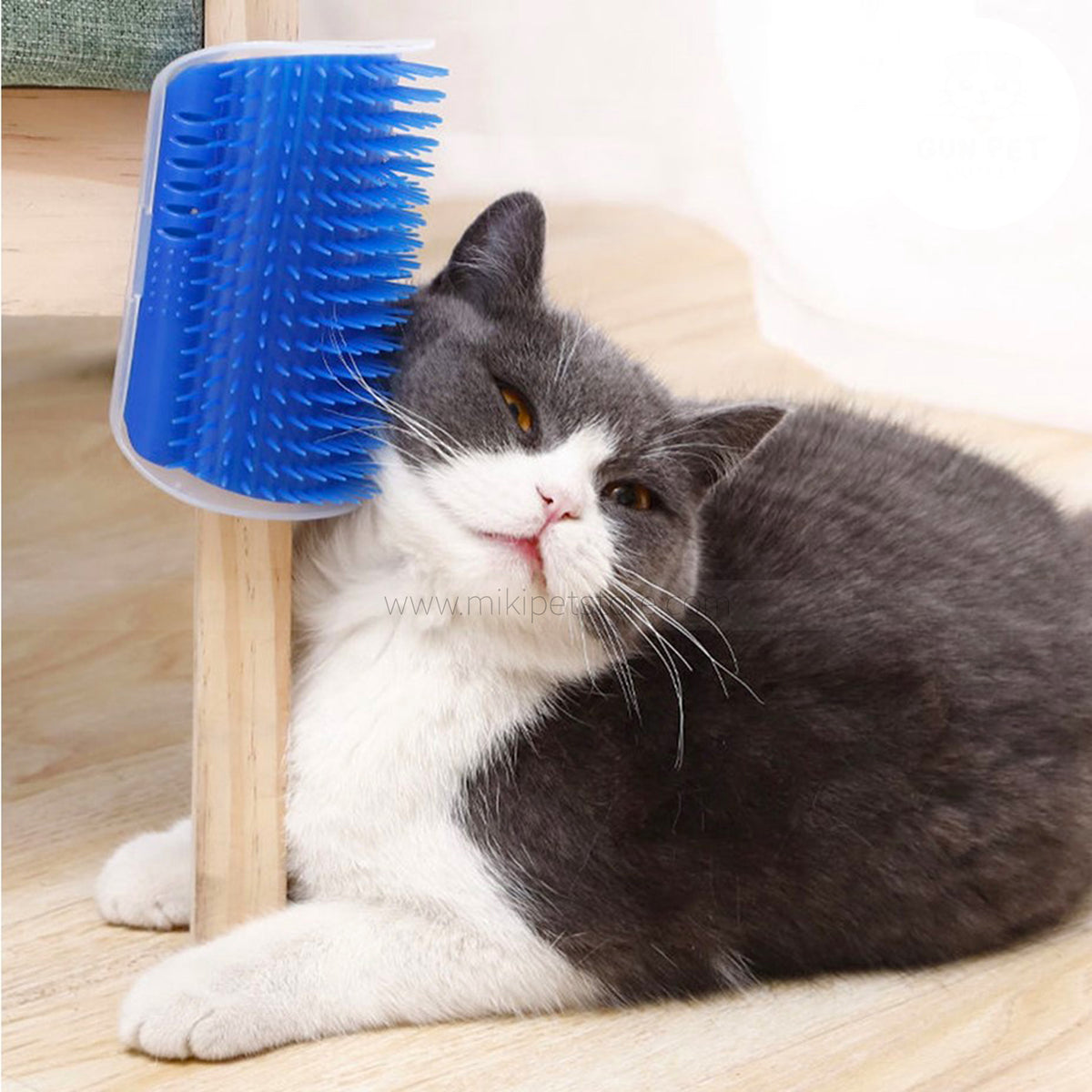 Cat Self-Groomer Scratcher