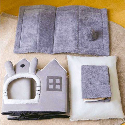 Winter Warm Teddy Dog & Cat House