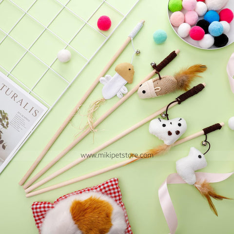 Interactive Feather and Catnip Teaser Toy with Natural Mint